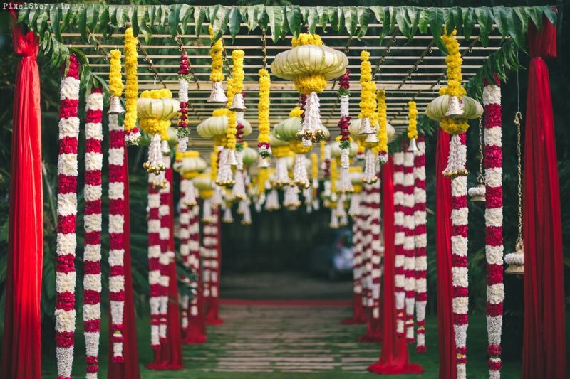 Garland & Bell Canopy Aisle