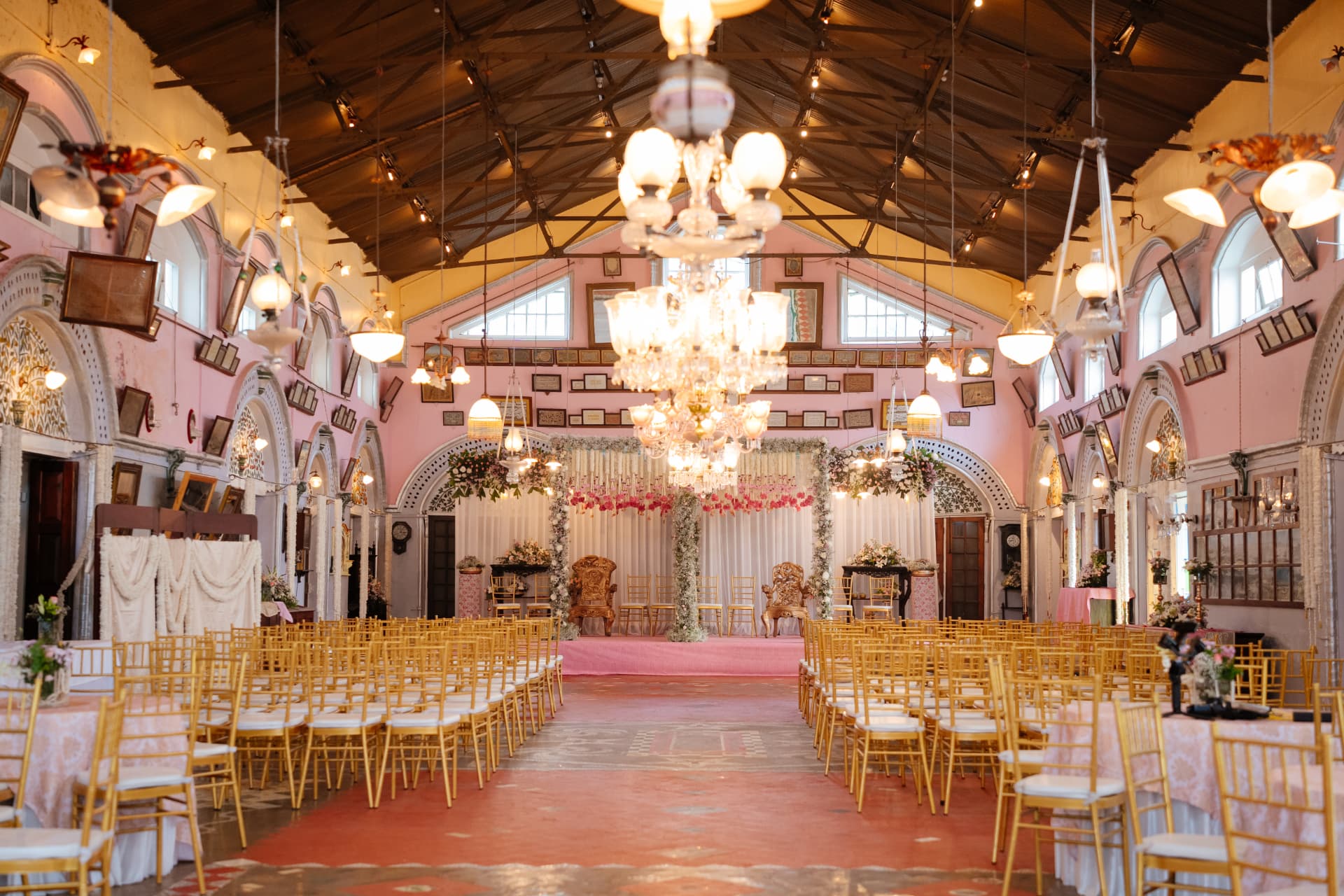 Heritage Pink Hall Aisle